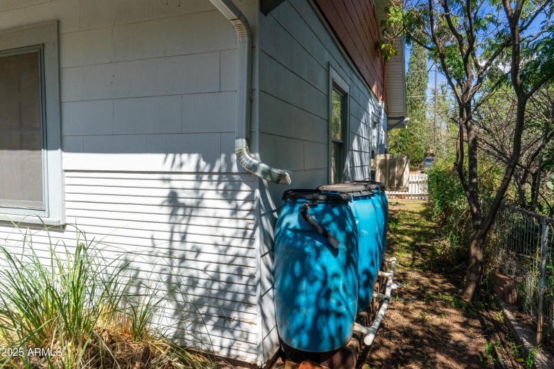 Rain water catchment / Back Right Side