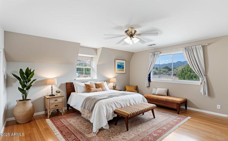 Upper-level main bedroom VE IM18