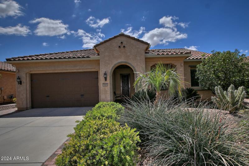 7167 W Merriweather Wy-large-002-043-Fro