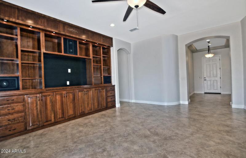 7167 W Merriweather Wy-large-006-044-Ent