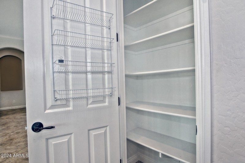 7167 W Merriweather Wy-large-017-050-Kit