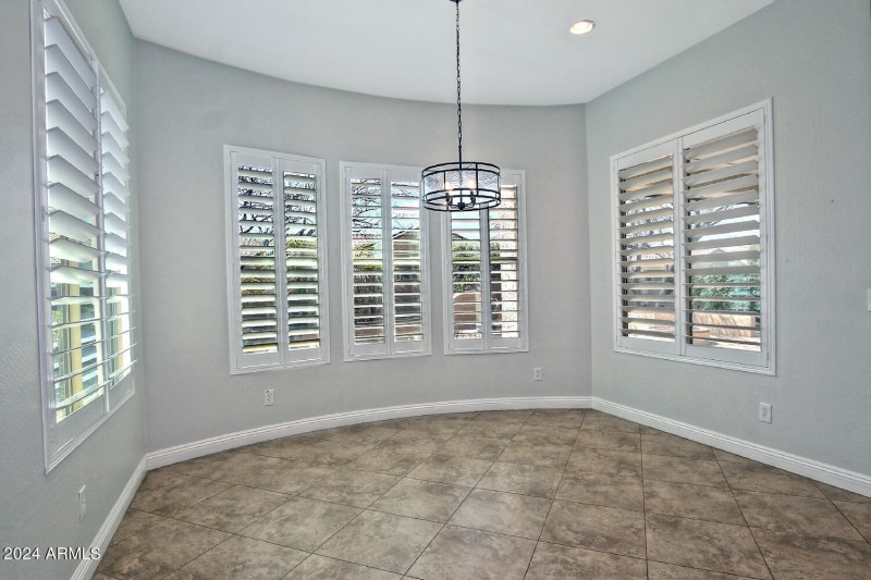 7167 W Merriweather Wy-large-020-049-Din