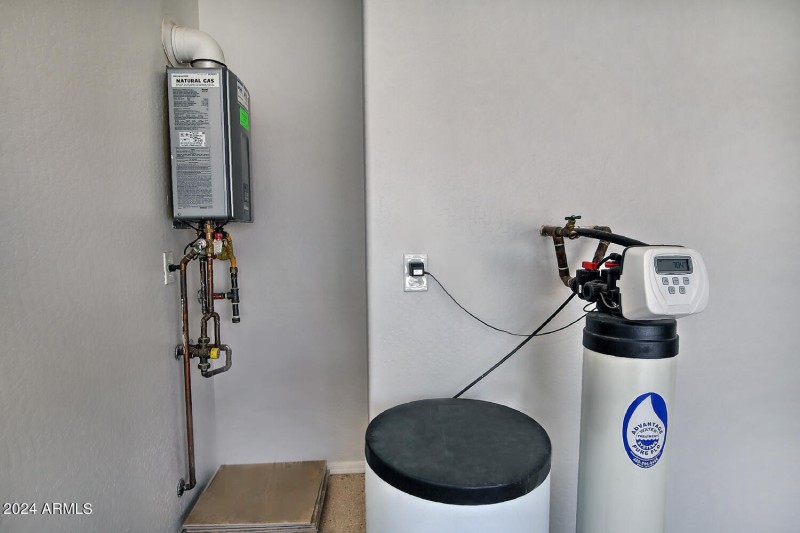 7167 W Merriweather Wy-large-049-040-Tan