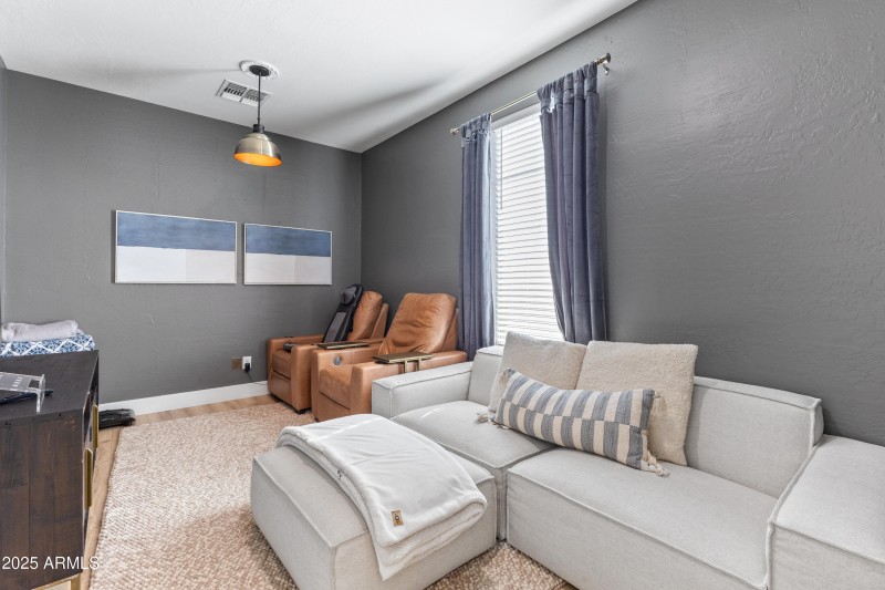 Flex Space in Primary Bathroom