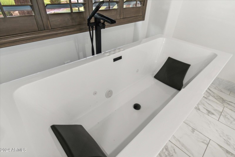 Primary Suite Bathtub