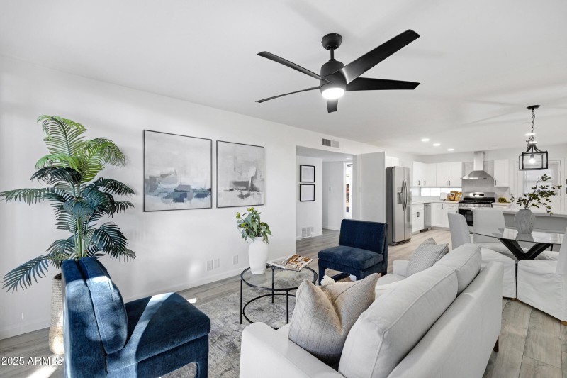 1101 E Bethany Home Rd #15-2