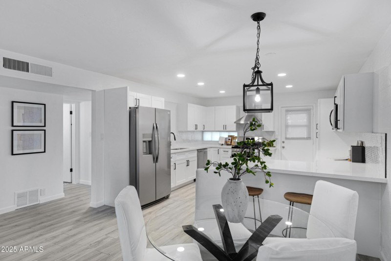 1101 E Bethany Home Rd #15-6