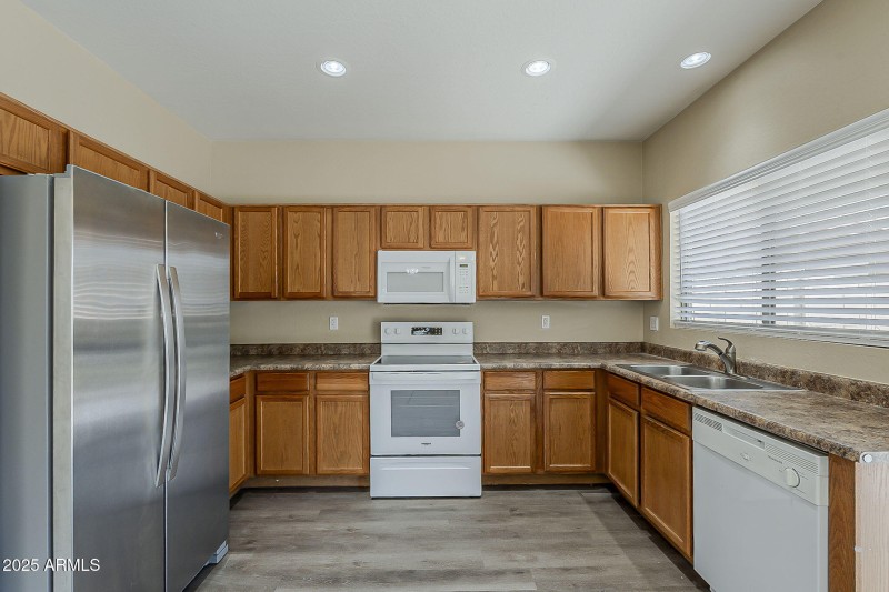 15-web-or-mls-Paseo Way-15