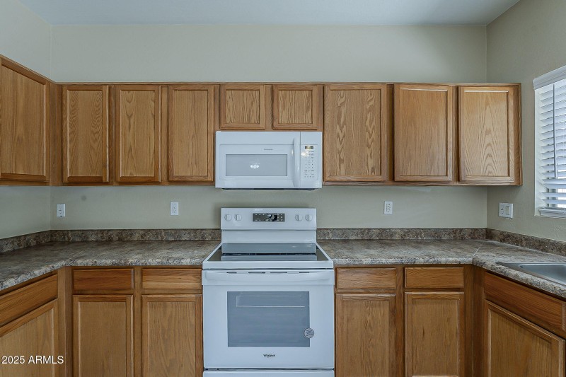 19-web-or-mls-Paseo Way-19