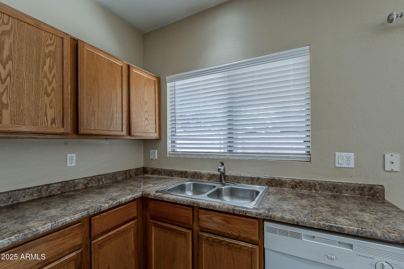 20-web-or-mls-Paseo Way-20