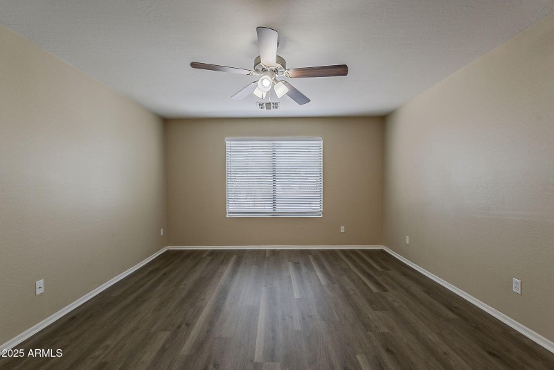 25-web-or-mls-Paseo Way-25