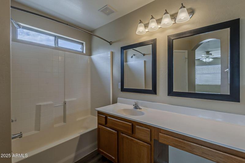 31-web-or-mls-Paseo Way-31