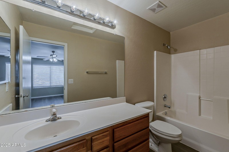 38-web-or-mls-Paseo Way-38