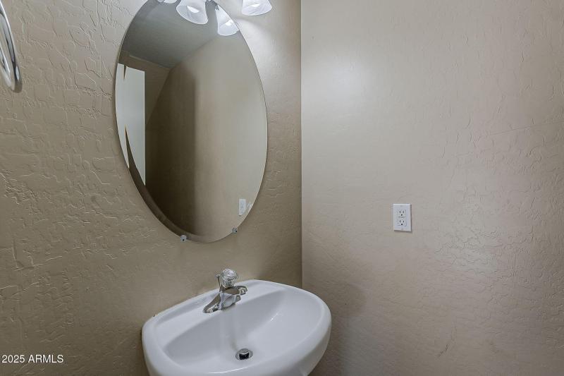 41-web-or-mls-Paseo Way-41