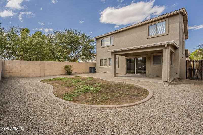 48-web-or-mls-Paseo Way-48