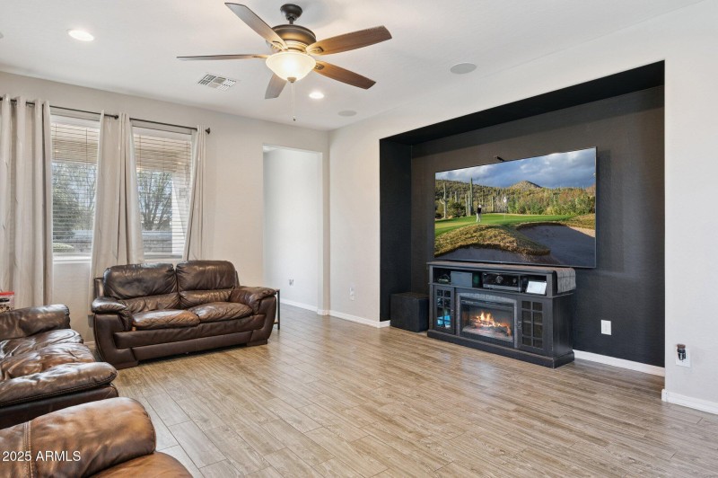 12-web-or-mls-41721-w-anne-ln