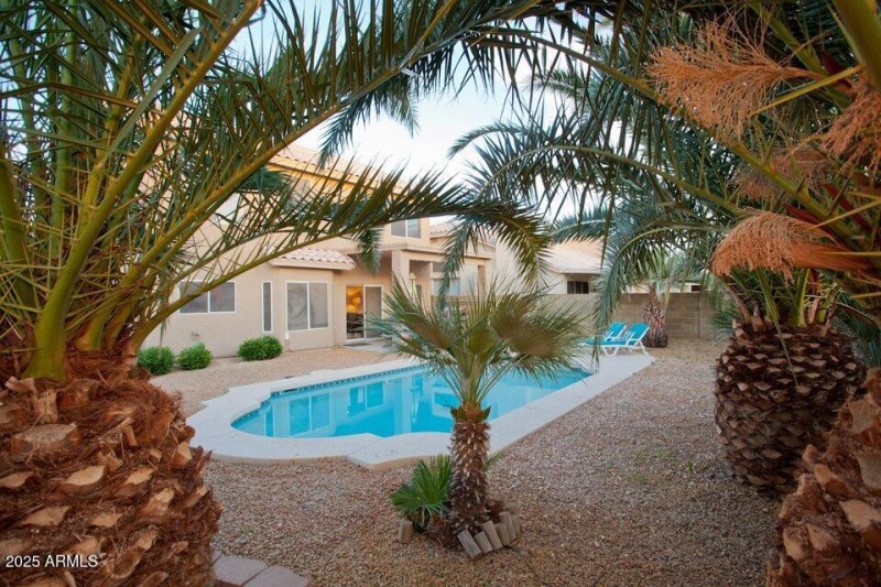 8) 62910-68cb4b9f8dda3