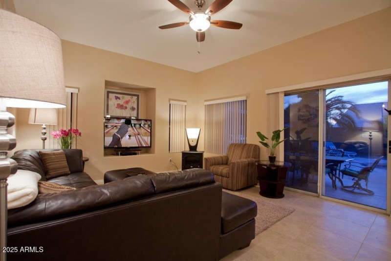 38) 62910-68cb4b8a57f64