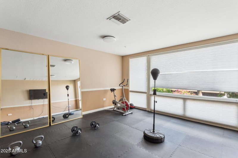 39-web-or-mls-4200-n-miller-rd-220