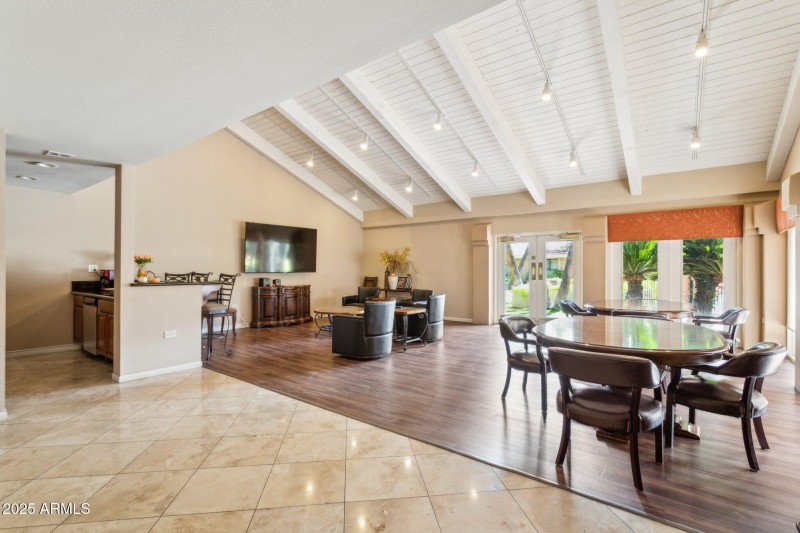 38-web-or-mls-4200-n-miller-rd-220