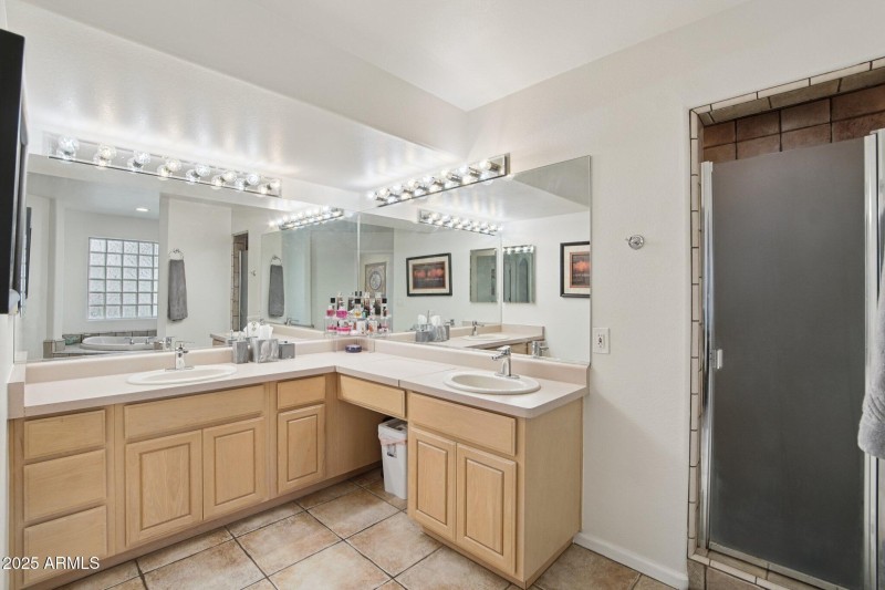 Vanity #1 XL, #2 not shown