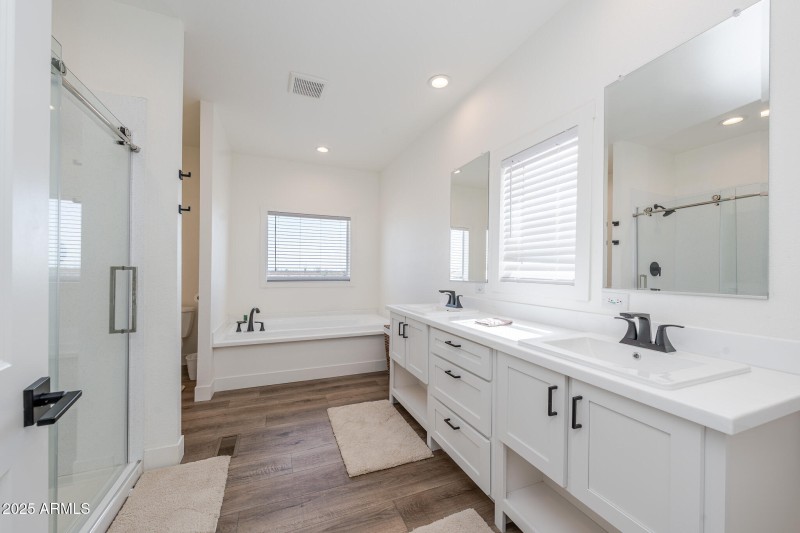 DSC02571-Enhanced-NR