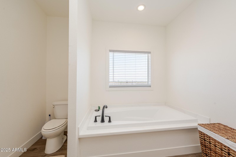 DSC02580-Enhanced-NR