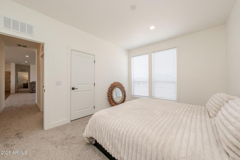 DSC02590-Enhanced-NR