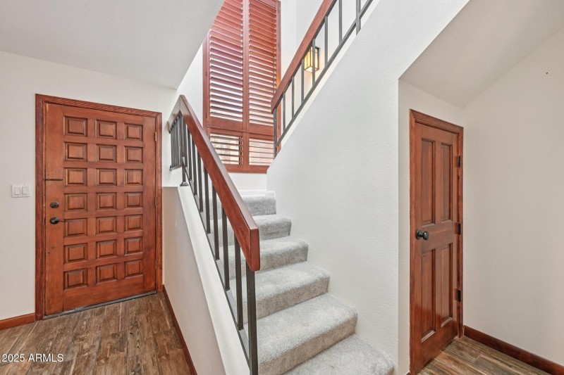 18-web-or-mls-E La Diosa Dr-S2109-018