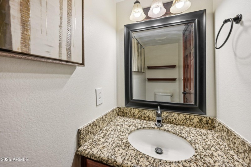 17-web-or-mls-E La Diosa Dr-S2109-017