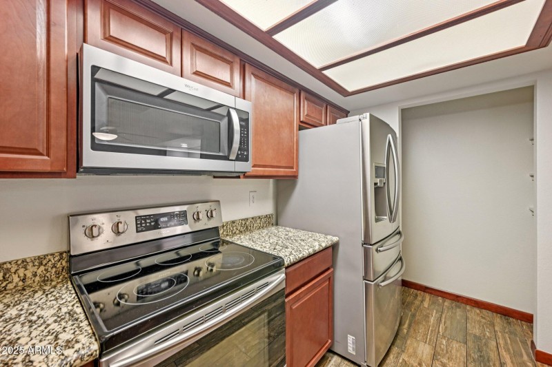 15-web-or-mls-E La Diosa Dr-S2109-015