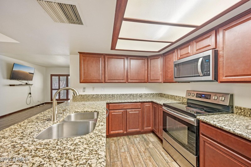 14-web-or-mls-E La Diosa Dr-S2109-014