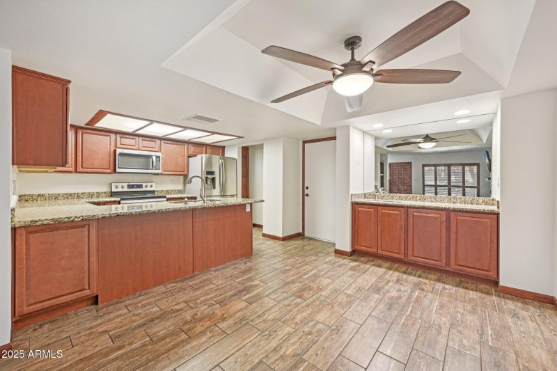 11-web-or-mls-E La Diosa Dr-S2109-011