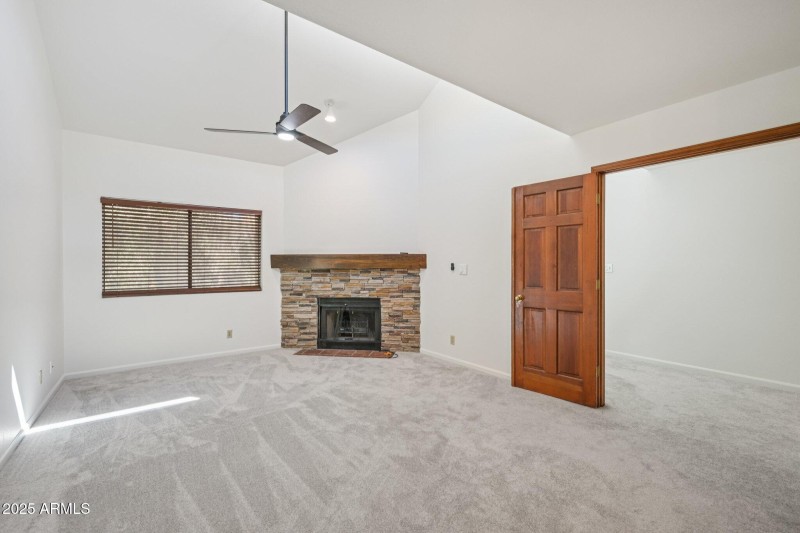 8-web-or-mls-E La Diosa Dr-S2109-008