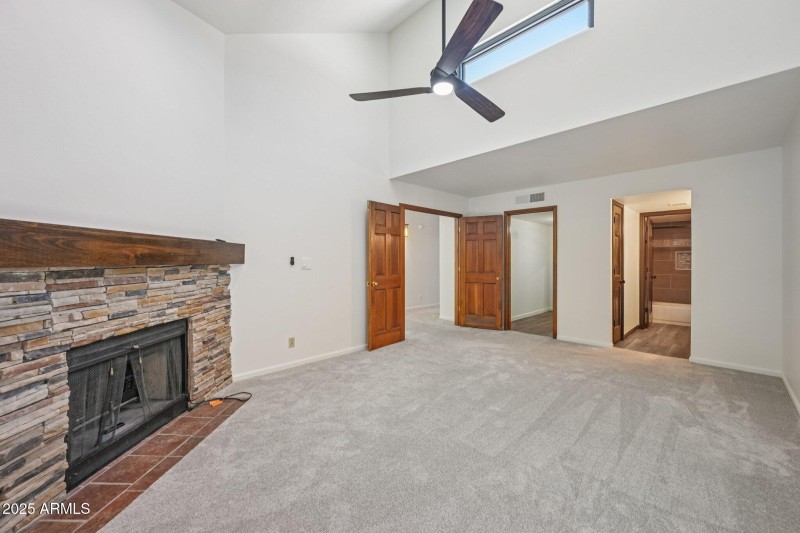 7-web-or-mls-E La Diosa Dr-S2109-007