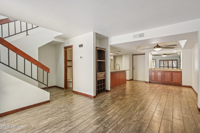 4-web-or-mls-E La Diosa Dr-S2109-004