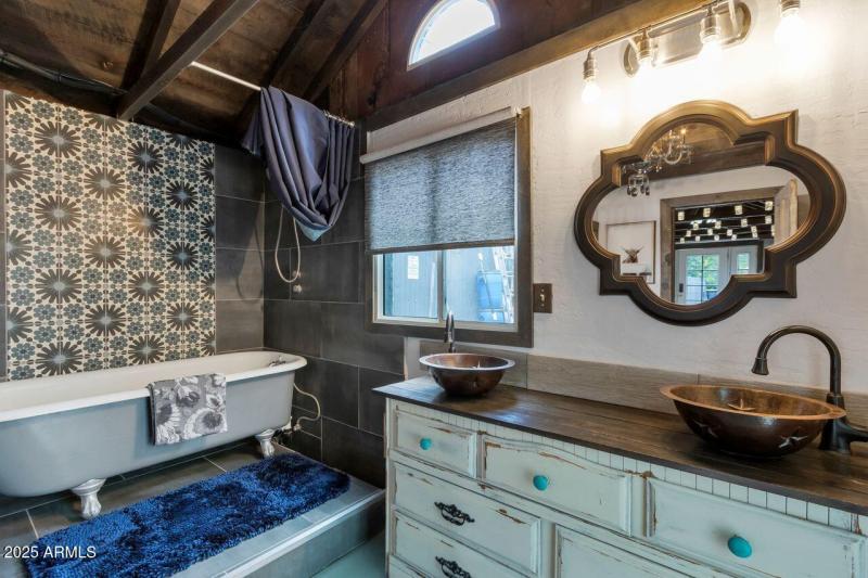 Cottage_Bathroom