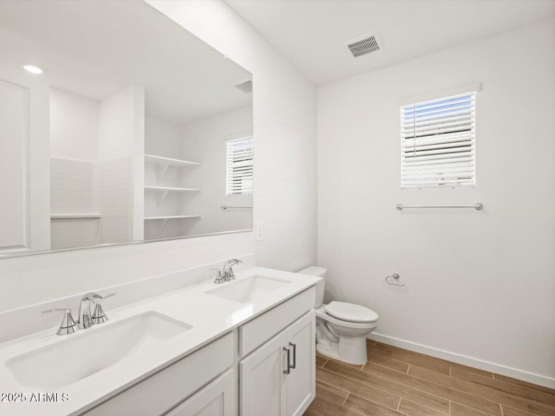 Bath 2 with Double Sinks