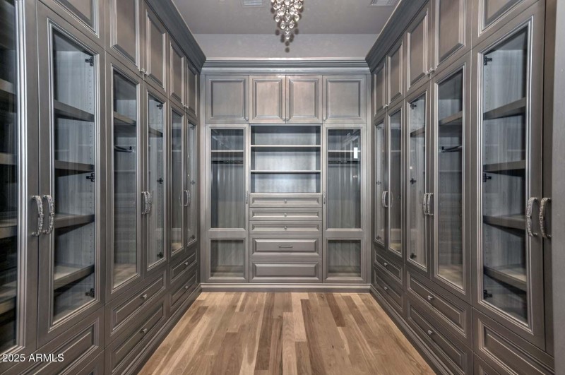 Junior Master Closet