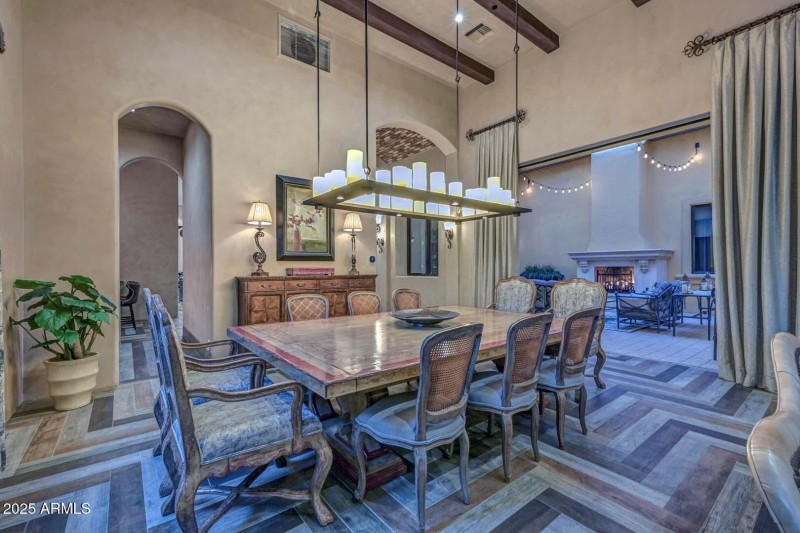 Night-Dining Room-Courtyard