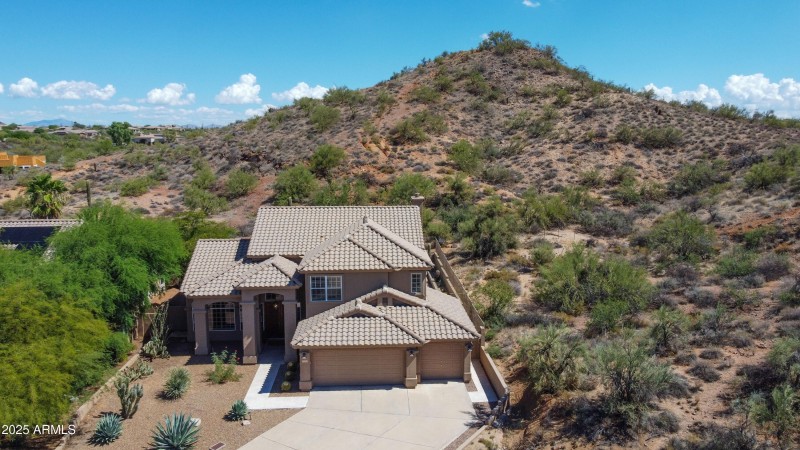 Private End of Cul de Sac Setting