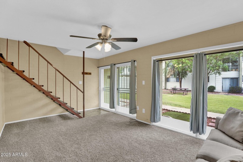 9-web-or-mls-920 N 82nd St h12 - 8