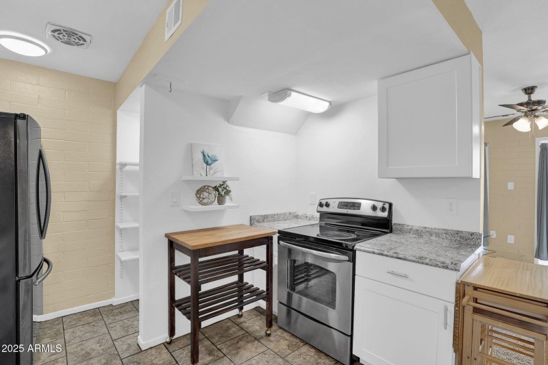 14-web-or-mls-920 N 82nd St h12 - 14