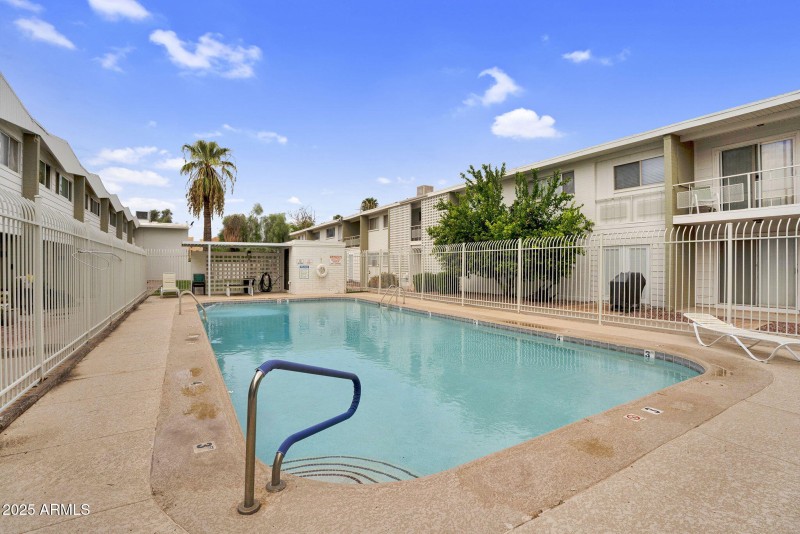 29-web-or-mls-920 N 82nd St h12 - 32