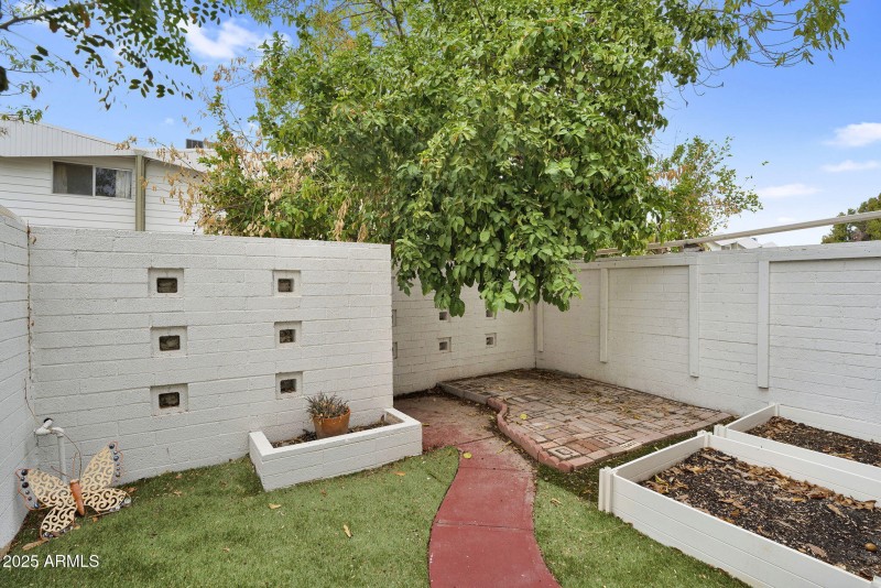 31-web-or-mls-920 N 82nd St h12 - 29