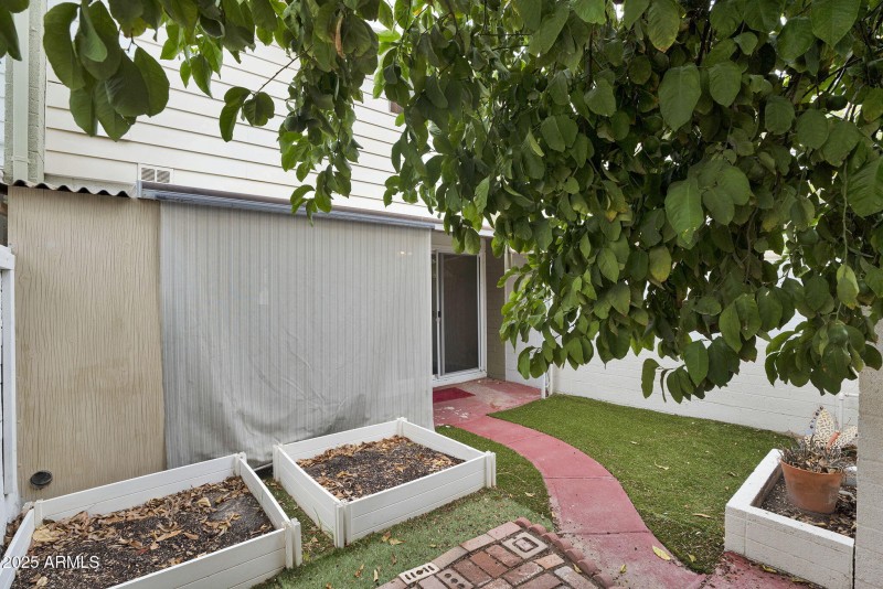 32-web-or-mls-920 N 82nd St h12 - 31