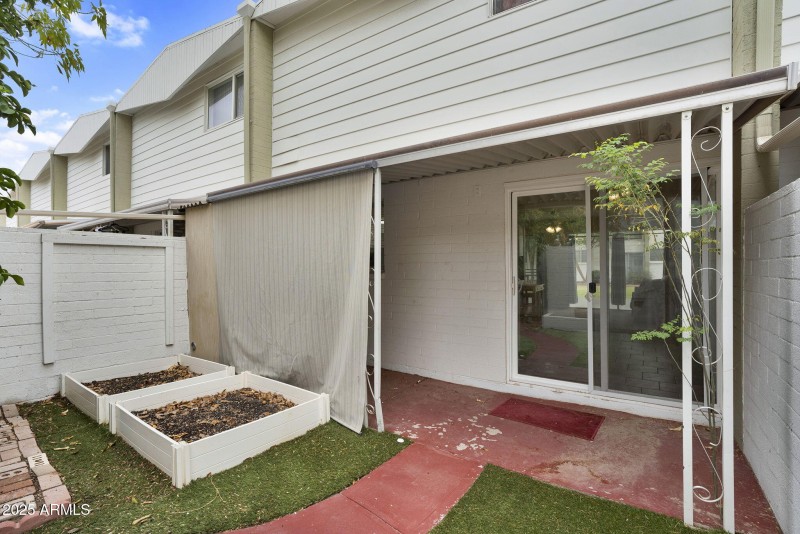 33-web-or-mls-920 N 82nd St h12 - 30