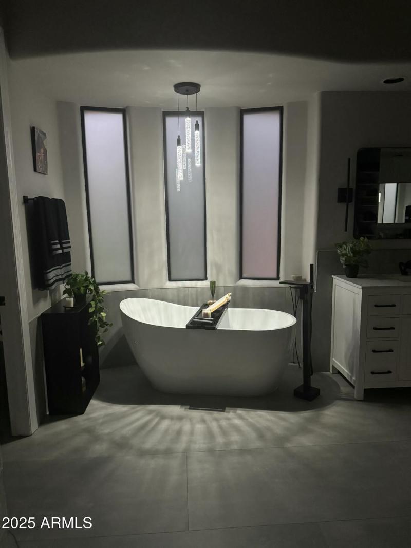 Soaking tub