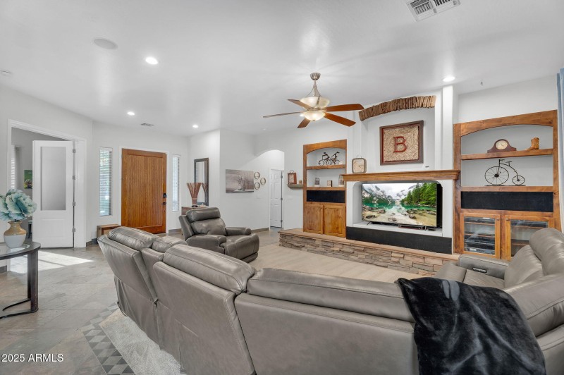 7-web-or-mls-221st-07