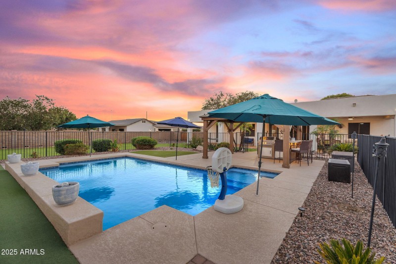 88-web-or-mls-Twilight-09